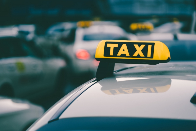 Działania kontrolne wobec taksówek korzystających z aplikacji w Rzeszowie
